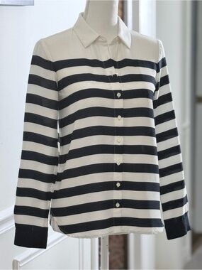Ann Taylor Petite Navy White Striped Button Front Blouse XS P Career Preppy